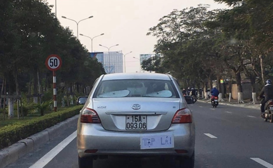 Một số vấn đề về công tác quản lý xe “Tập lái”